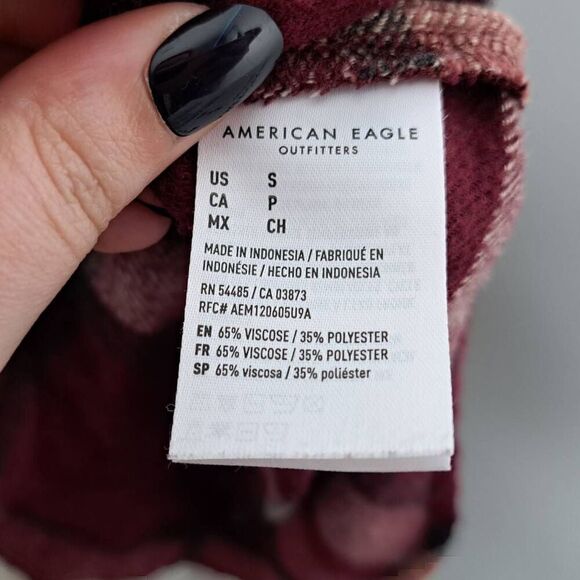 American Eagle Women's Plaid Button Down Flannel with Chest Pocket Red size Smal - Picture 6 of 6